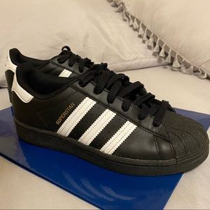 adidas black superstar shoes